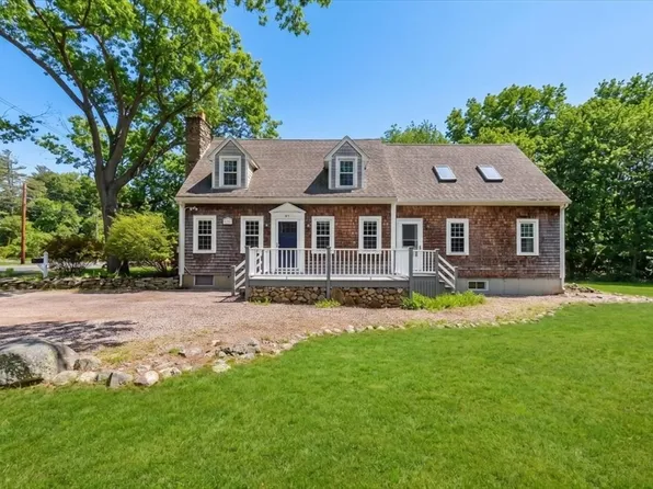 87 Ward St, Hingham, MA 02043