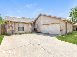 430 Rifleman Trl, Arlington, TX 76002