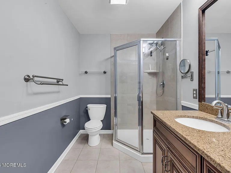 12 Sanford St — Photo 20