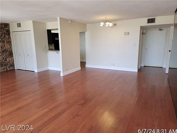 5th image of 3930 University Center Dr APT 906