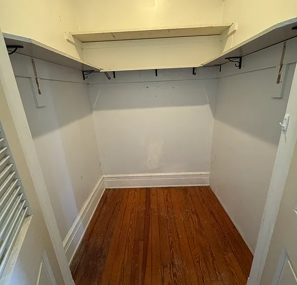 500 W Franklin St #6 — Photo 7