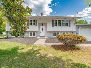 660 E St S, Suffield, CT 06078