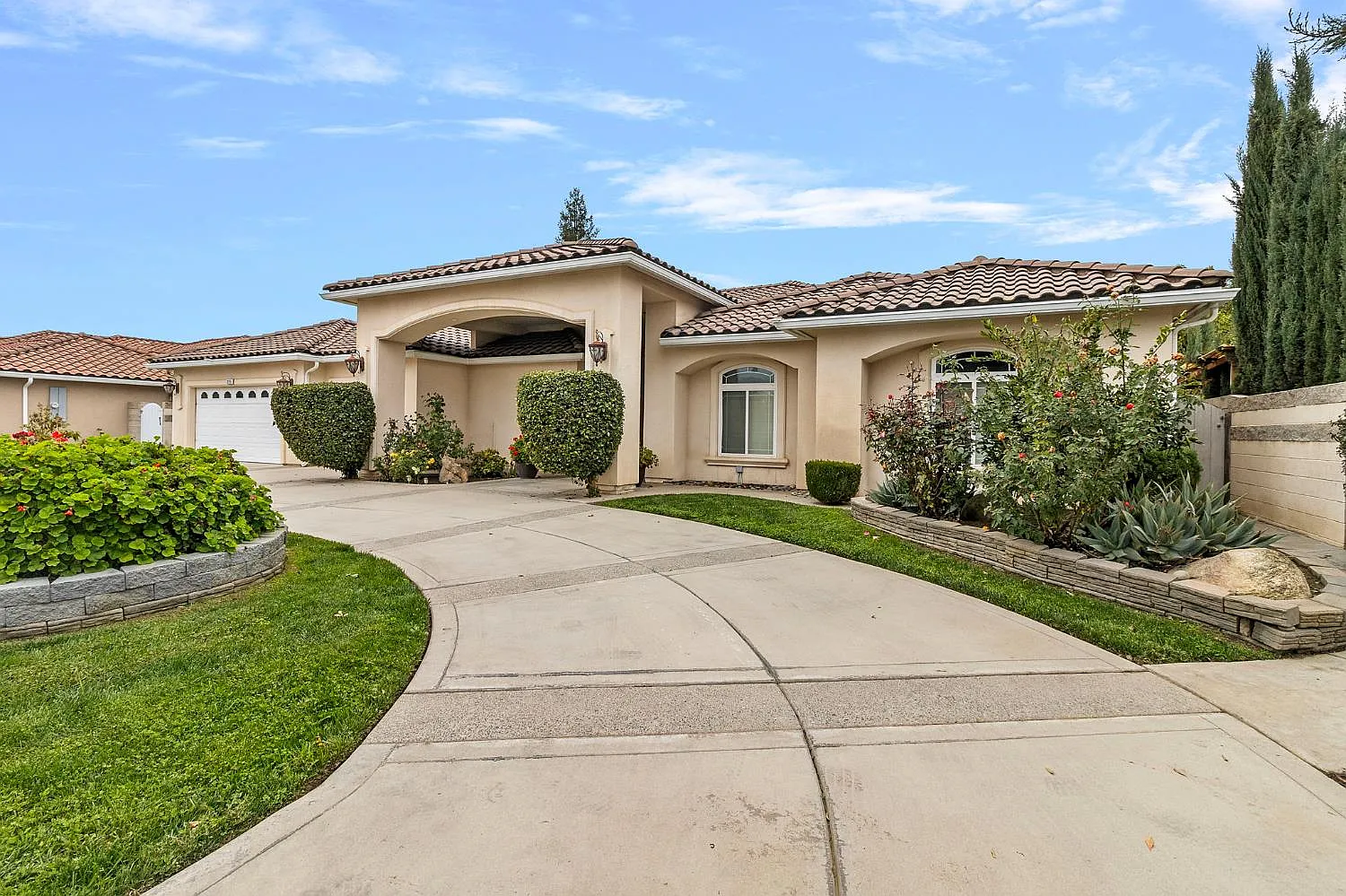 3255 Hollow Ave photo 1