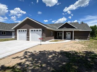 702 11th St NW, Perham, MN 56573