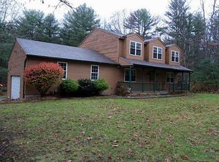 633 Gibson Hill Rd, Coventry, RI 02827