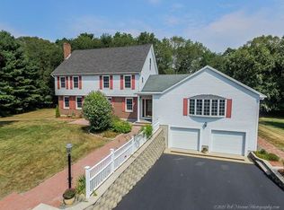 9 Larchmont Cir, Andover, MA 01810