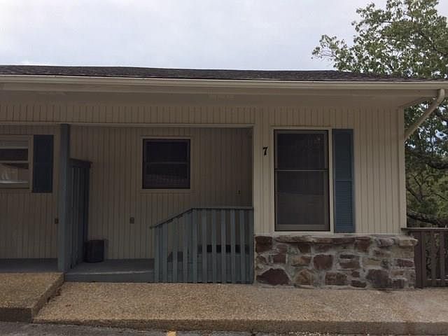 1st image of 7 Davis Cir