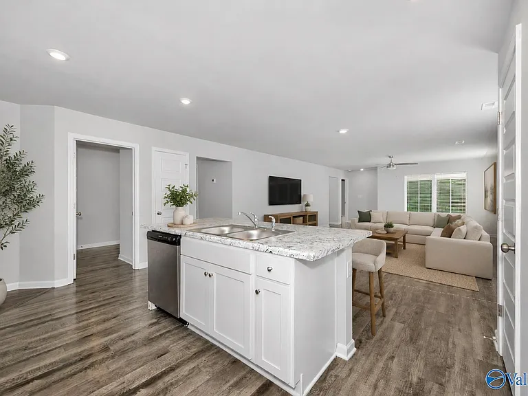 104 Jerrie Lynn Blvd — Photo 8