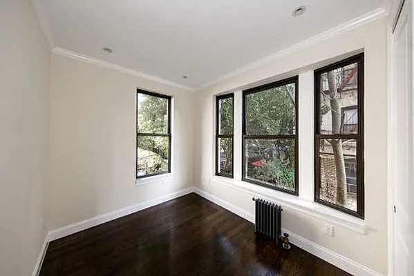 Rented by Ariel Real Estate Inc | media 26