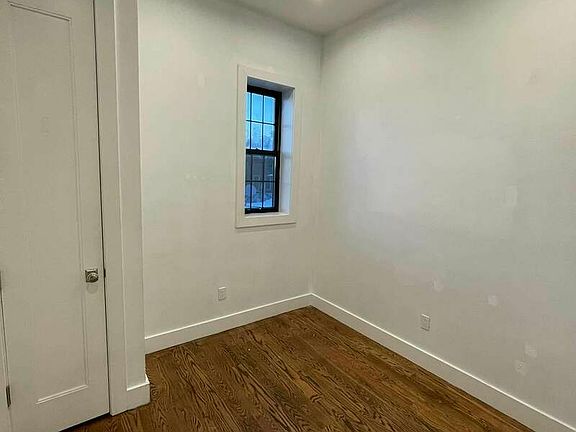 4th image of 852 Rogers Ave #2A