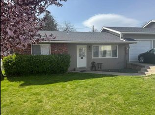 308 N 5th St, Selah, WA 98942