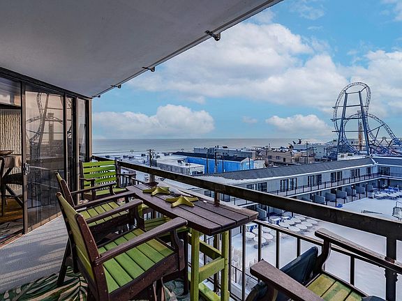 5th image of 935 Ocean Ave APT 610