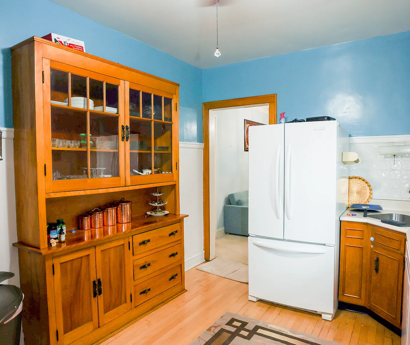 3 bed, 1200 sqft, $2,400 — Photo 3