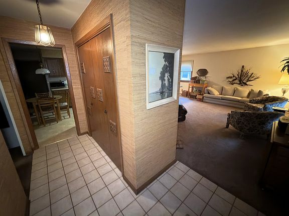 2nd image of 914 Brookfield Rd