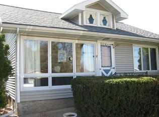 504 Silver Lake Dr, Portage, WI 53901