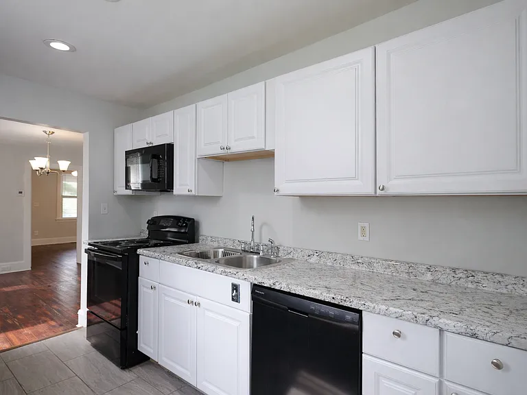 600 De Votie Ave — Photo 11