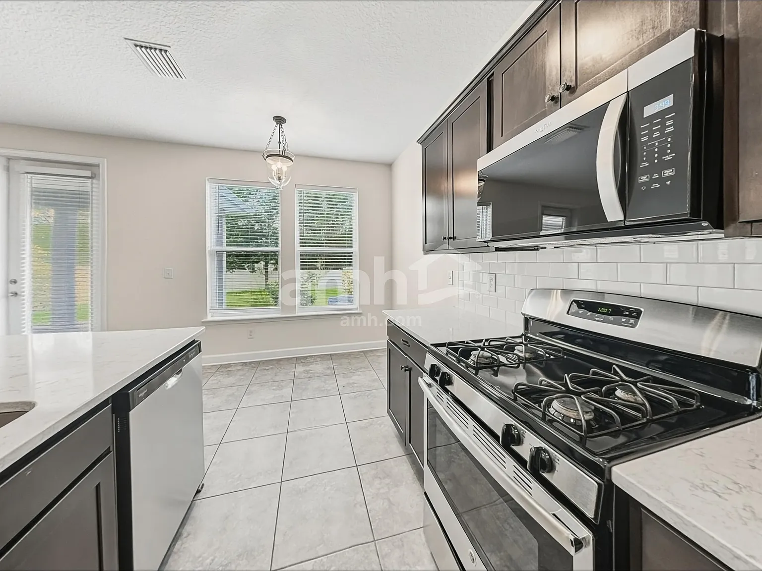 4 bed, 3.0 bath, 2029 sqft, $3,170 — Photo 3