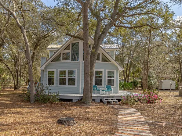 1216 Horseshoe Cove Rd, Waverly, GA 31565