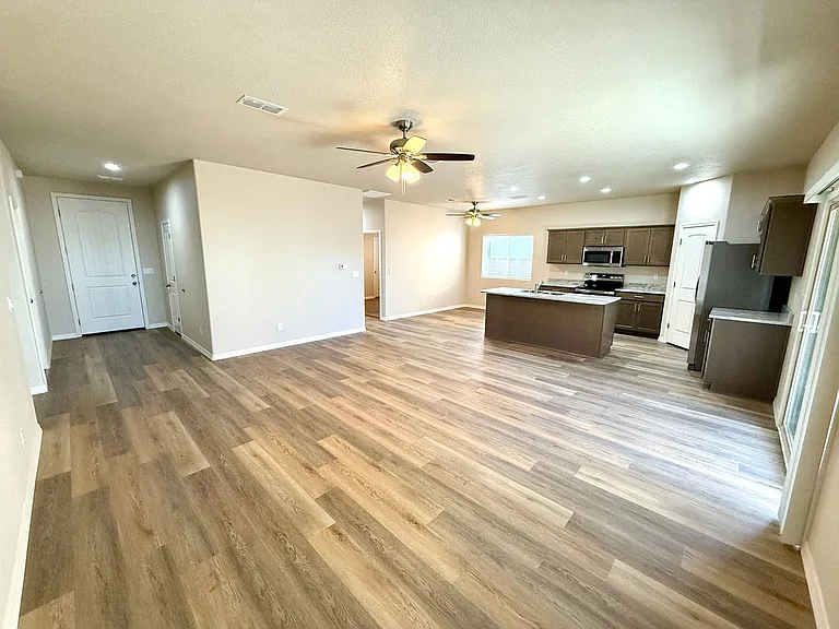 3774 Meadowbrook Ln — Photo 5