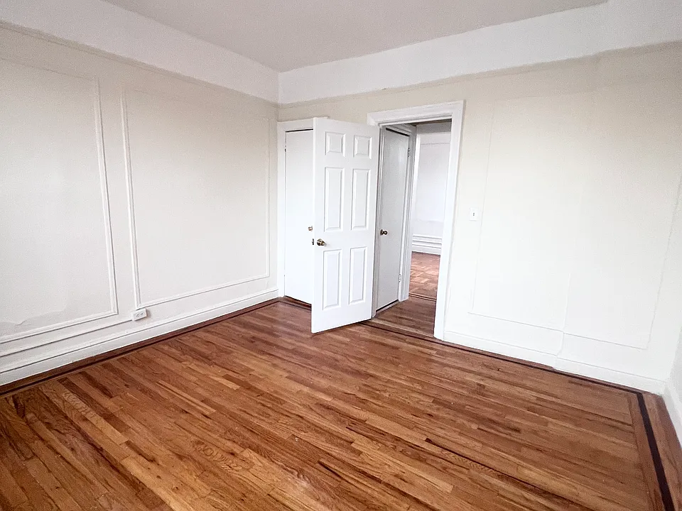 1721 Hobart Ave #2F