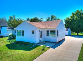 408 2nd Ave SW, State Center, IA 50247