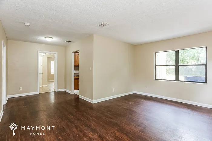 5453 Oak Forest Dr — Photo 4
