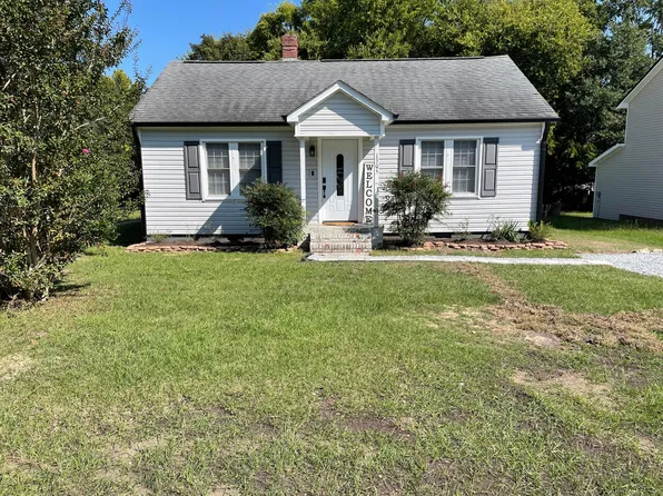 1305 S 10th St, Lillington, NC 27546