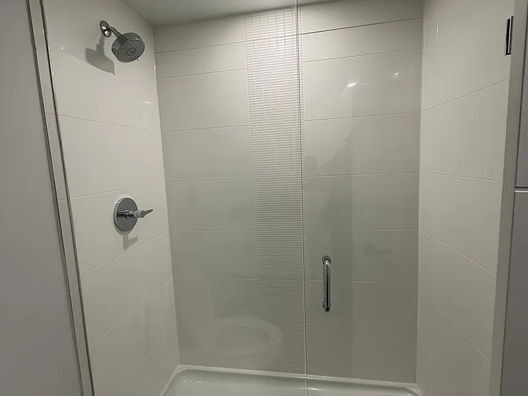 215 Jarvis St #1 — Photo 7