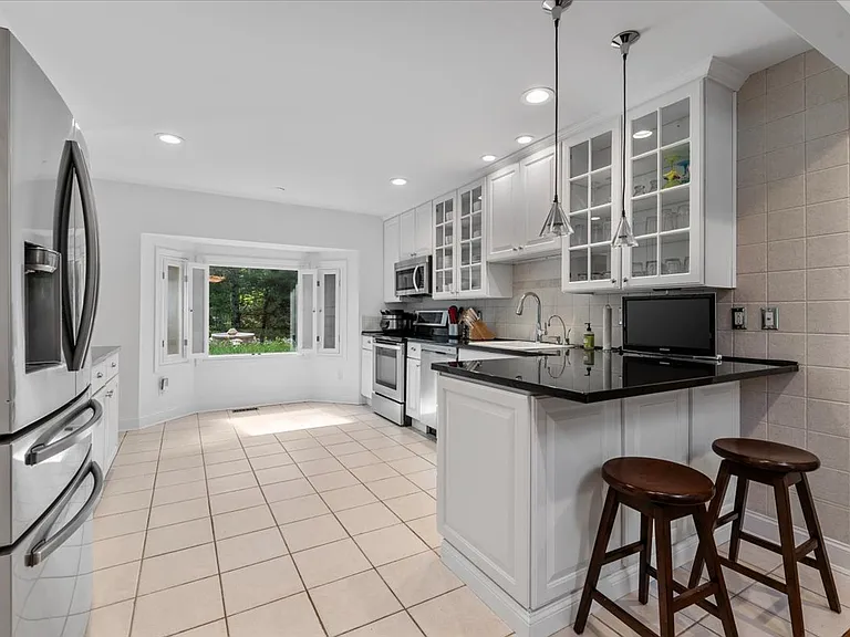 6 Bennett Dr — Photo 12