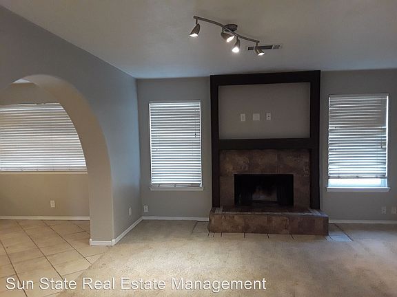 3rd image of 5513 Calle Cumbre NW