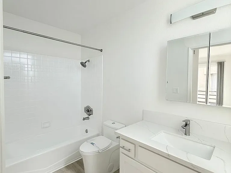 8715 Burton Way - Urban Feel Charming 2 bed 2 bath — Photo 44