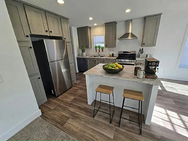 2 bed, 2.0 bath, 1056 sqft, $1,679 — Photo 2