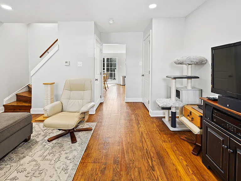 371 Spring Mill Ave — Photo 4