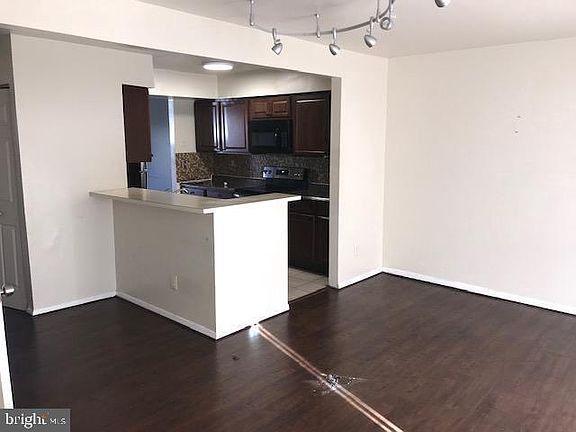 5th image of 4305 Dana St