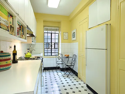 Sold by Sotheby's International Realty | media 18