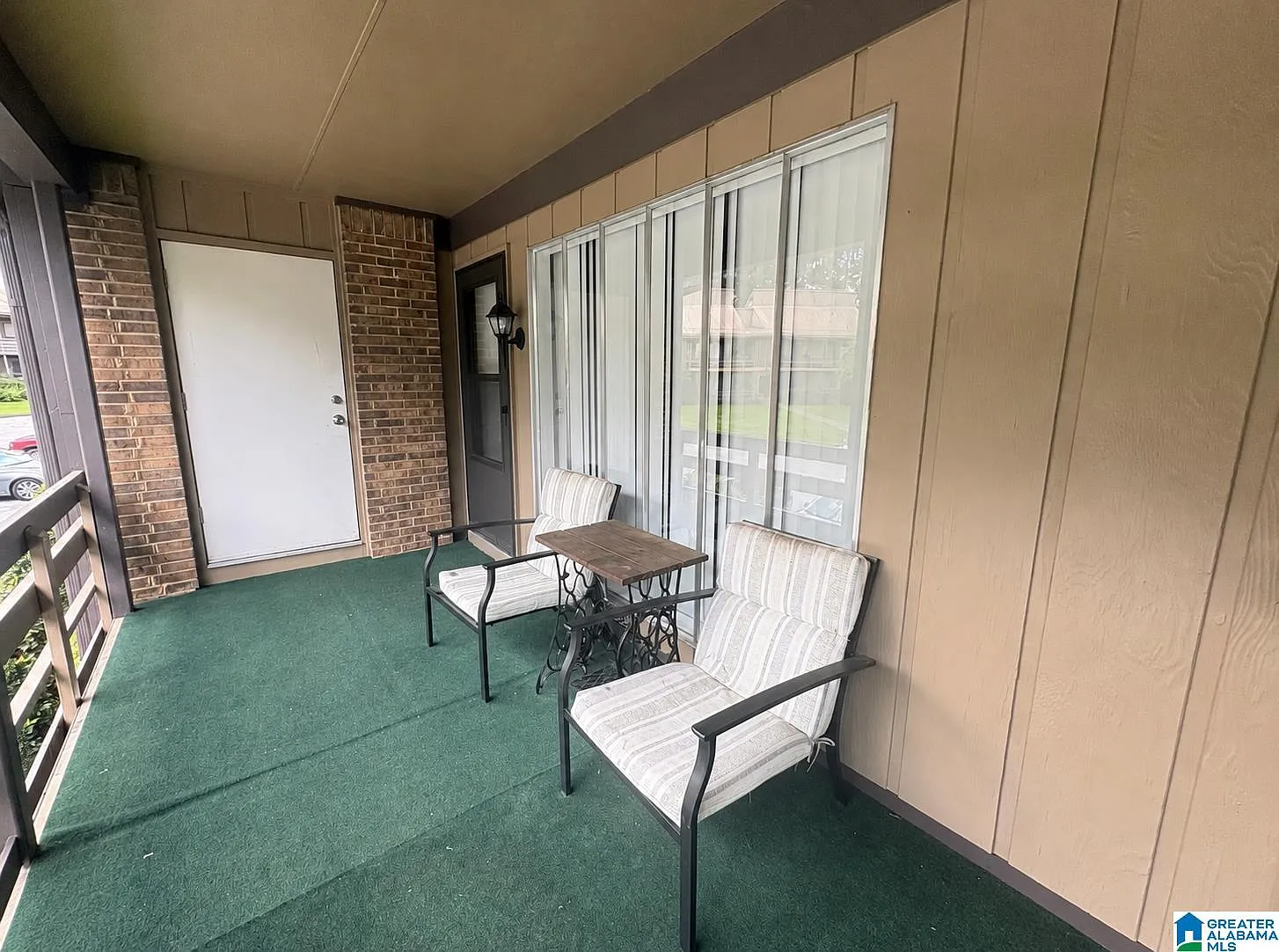 2 bed, 2.0 bath, 1174 sqft, $1,445 — Photo 2