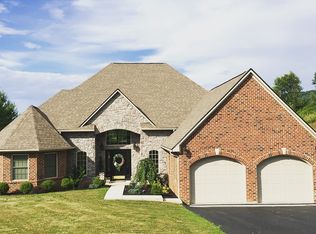 403 Fountain Spring Dr, Peterstown, WV 24963