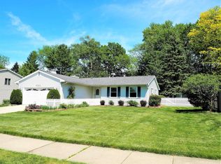 6054 Horizon Dr, East Lansing, MI 48823