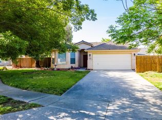 639 Bristol Ct, Lemoore, CA 93245