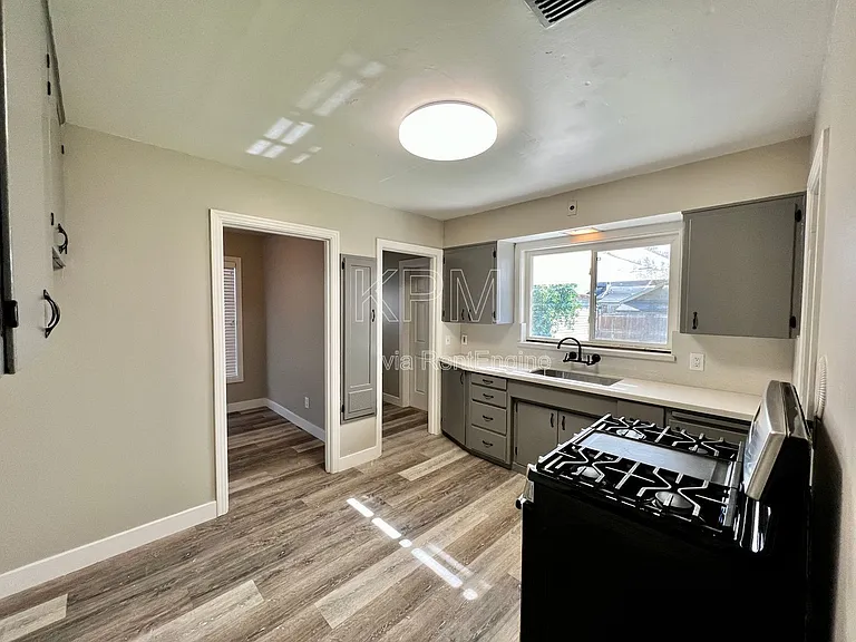 636 S Tuxedo Ave — Photo 6
