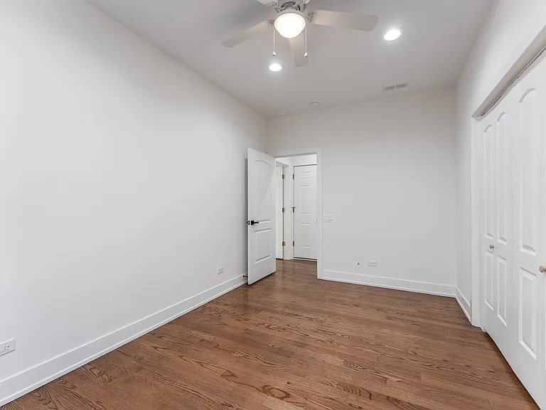 3323 N Avers Ave #3 — Photo 11
