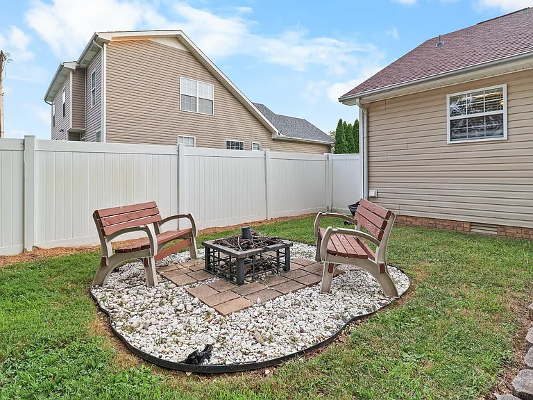 1633 Cedar Springs Cir — Photo 25