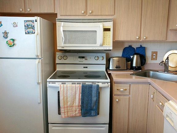 3rd image of 11700 Park Blvd APT 304
