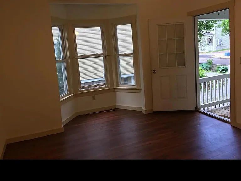 44 School St — Photo 12