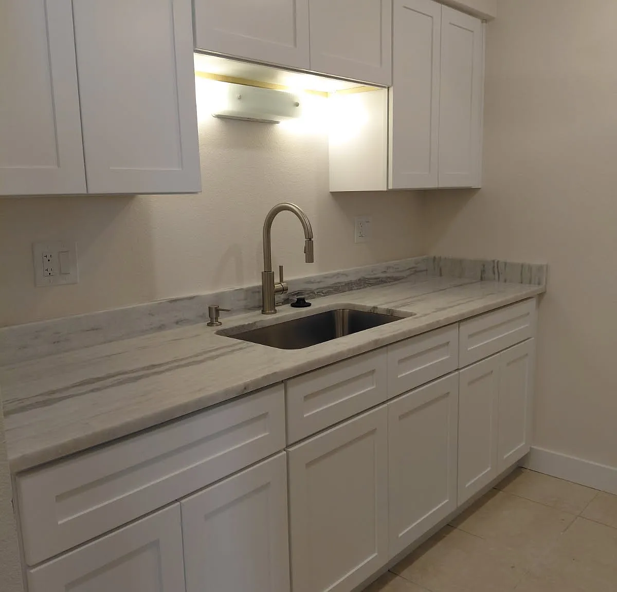 2 bed, 905 sqft, $1,700 — Photo 4