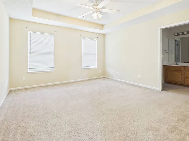 703 Iron Horse Dr — Photo 13