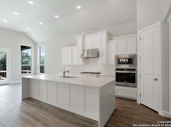 2nd image of 4050 Monteverde Way