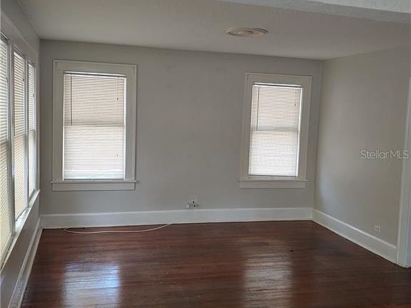4th image of 2567 15th Ave N
