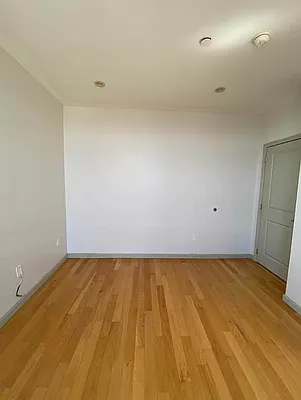 Rented by Houses of New York Realty LLC | media 39