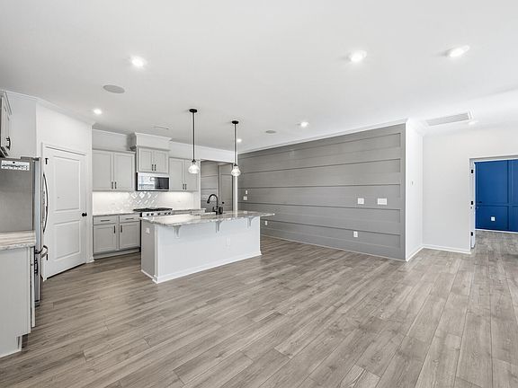 3rd image of 305 Long Lake Dr